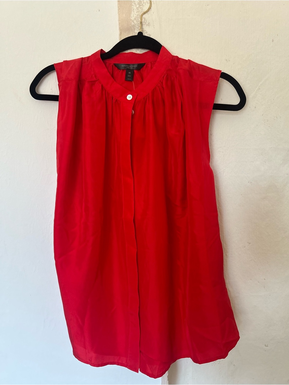 Banana Republic Sleeveless Red Button-Front Blouse